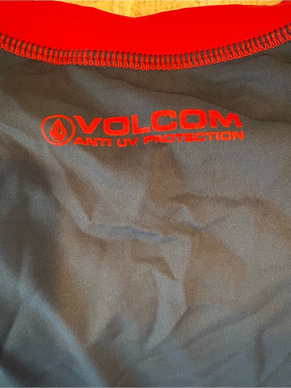 Volcom Red and Blue Short-Sleeve Rash Guard - Picture 9 of 15